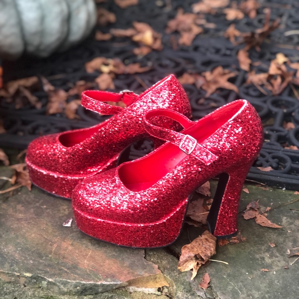 Halloween Dorothy Women’s size 8.  Ellie brand glittery red heels!